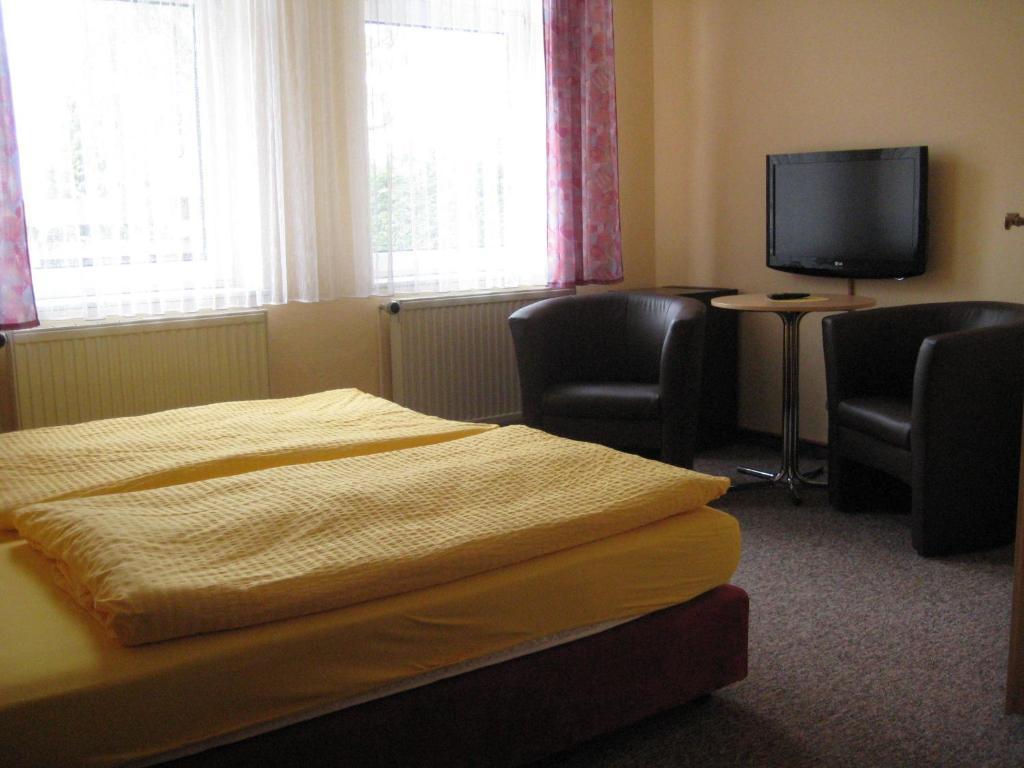 Hotel Gesellschaftshaus Bergen Auf Rugen Ruang foto