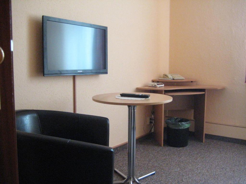 Hotel Gesellschaftshaus Bergen Auf Rugen Ruang foto